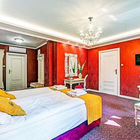 Royal Palace Centrum Bankietowe 萨诺克 外观 照片
