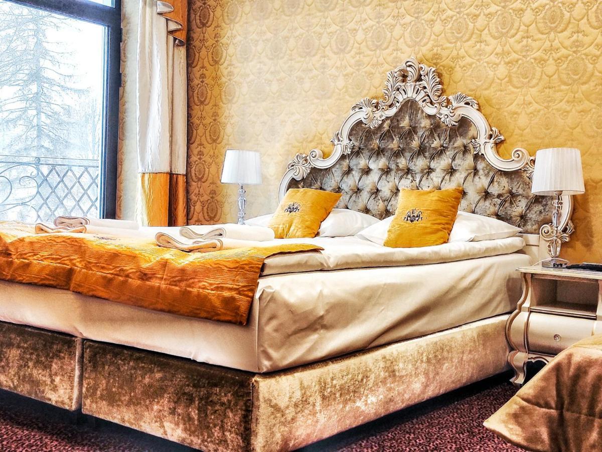 Royal Palace Centrum Bankietowe 萨诺克 外观 照片