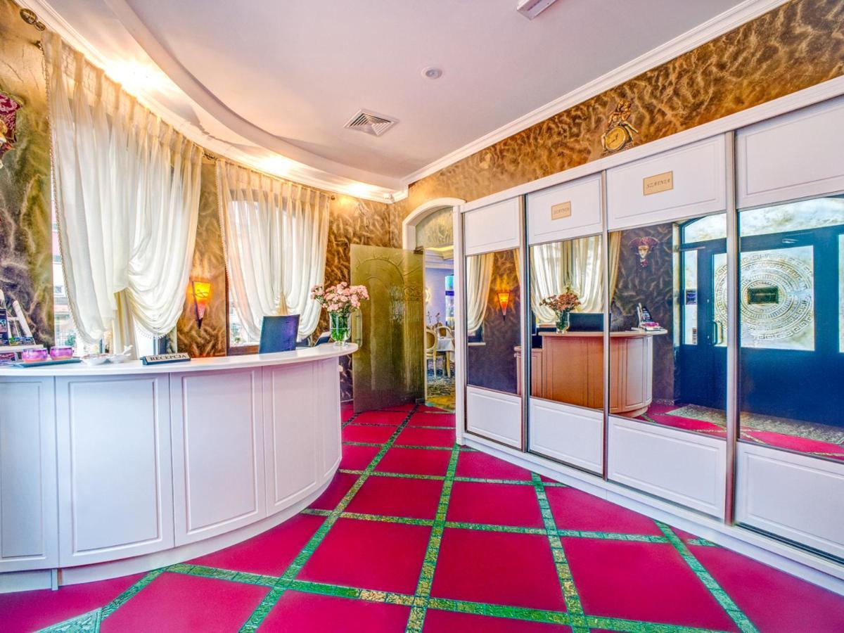 Royal Palace Centrum Bankietowe 萨诺克 外观 照片